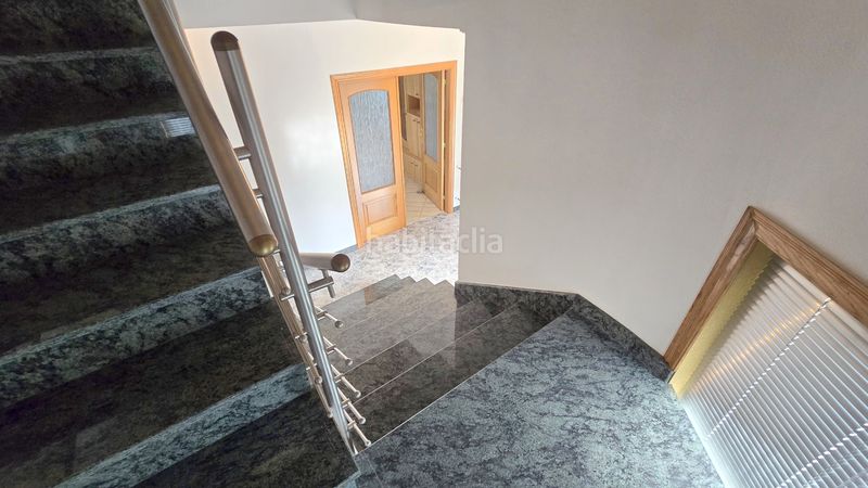 Foto f0876263-4e4a-4b7a-96d4-1a53de62322c. Casa amb calefacció a Rosal (O)