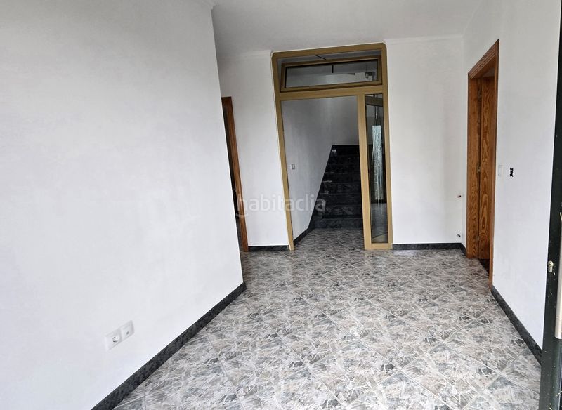 Foto f797cea6-4eb6-4551-a7e6-511f0059e8e2. Casa amb calefacció a Rosal (O)
