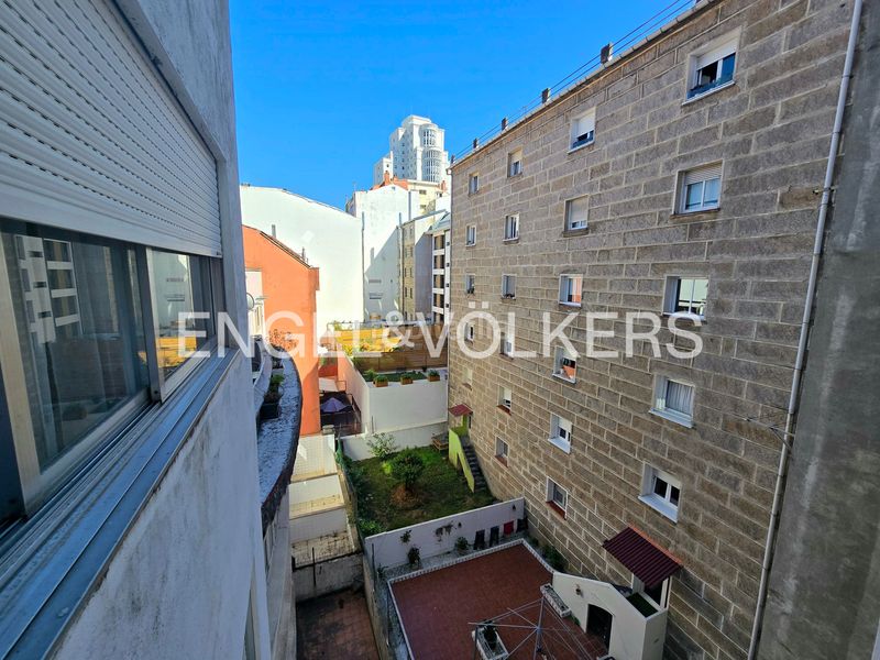 Foto 0ad6d955-6771-4995-9077-70a1be4dc180. Apartament amb calefacció aparcament a Plaza España - Corte Inglés Vigo