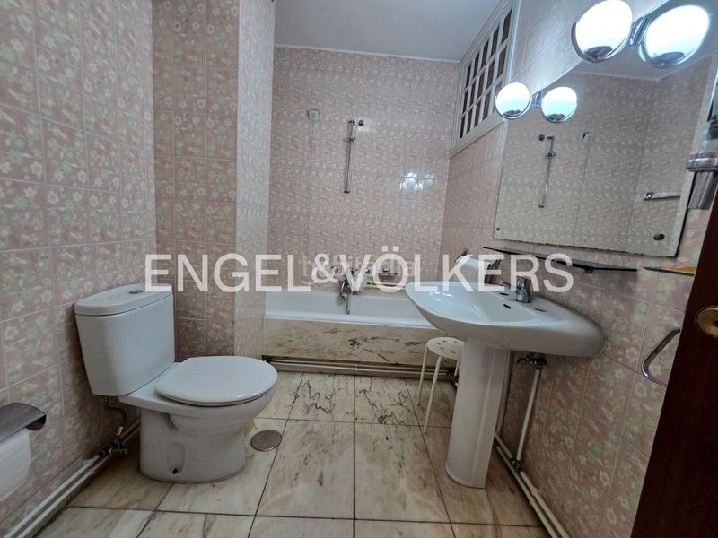 Foto aaed7cfb-3af5-441a-a399-c80ed3e16d25. Apartament amb calefacció aparcament a Plaza España - Corte Inglés Vigo