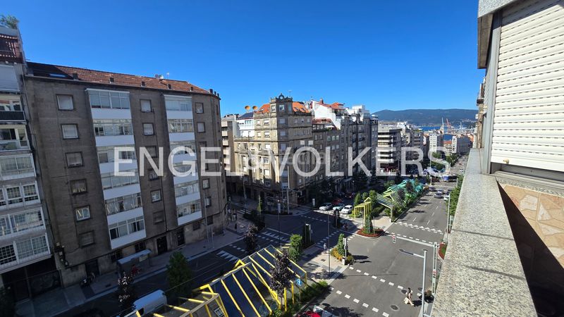 Foto b7566531-7026-40f5-9520-1757c09602ea. Apartament amb calefacció aparcament a Plaza España - Corte Inglés Vigo