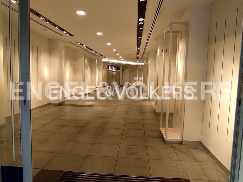 Foto 7d8d5097-6f0c-4d2b-b741-87241e51df41. Terreno residencial local en rentabilidad en calle de urzaiz en Vigo