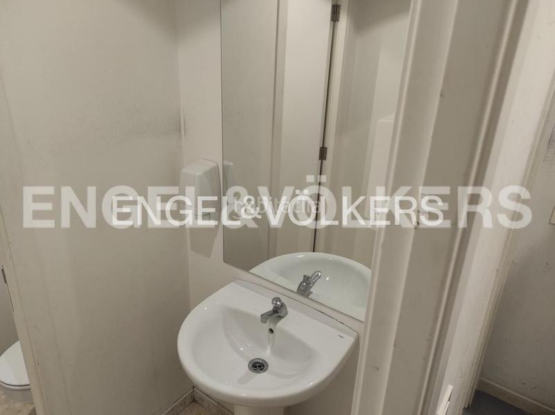 Foto 9ddbaa37-f493-4f06-968f-dcf66a5a5946. Terreno residencial local en rentabilidad en calle de urzaiz en Vigo