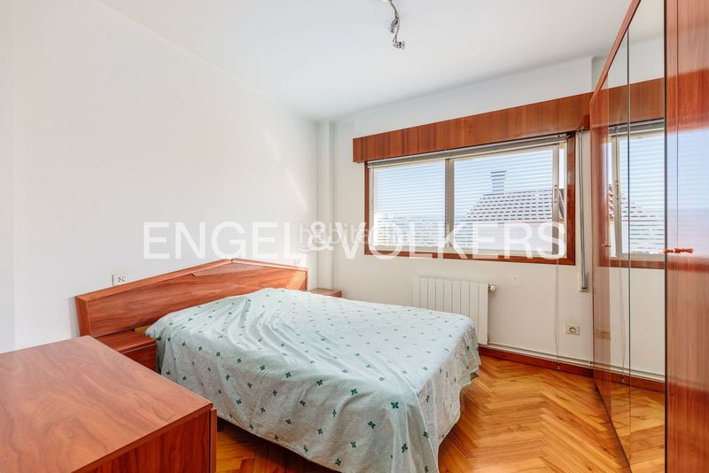 Foto 1bd1bc48-45f9-4347-a9ea-be184ed330d8. Casa amb calefacció aparcament a Lavadores Vigo