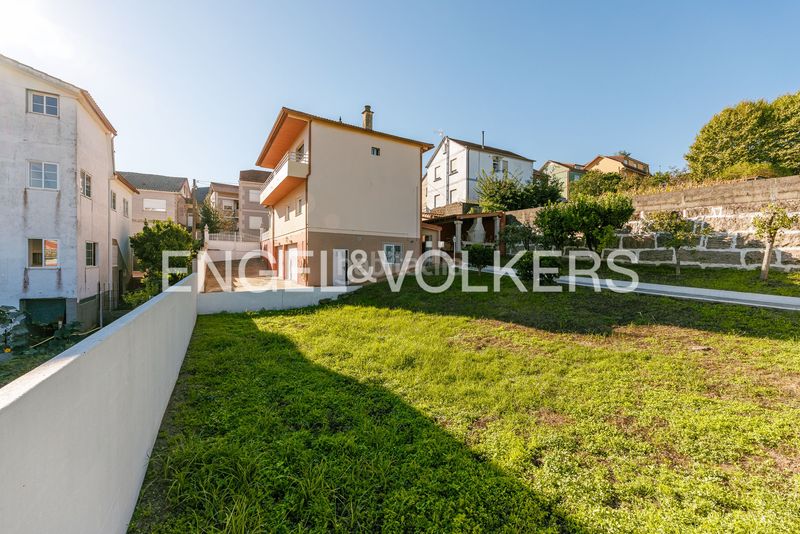 Foto 46f6caf9-e33a-456b-b04b-f9a5bb9a2e15. Casa amb calefacció aparcament a Lavadores Vigo