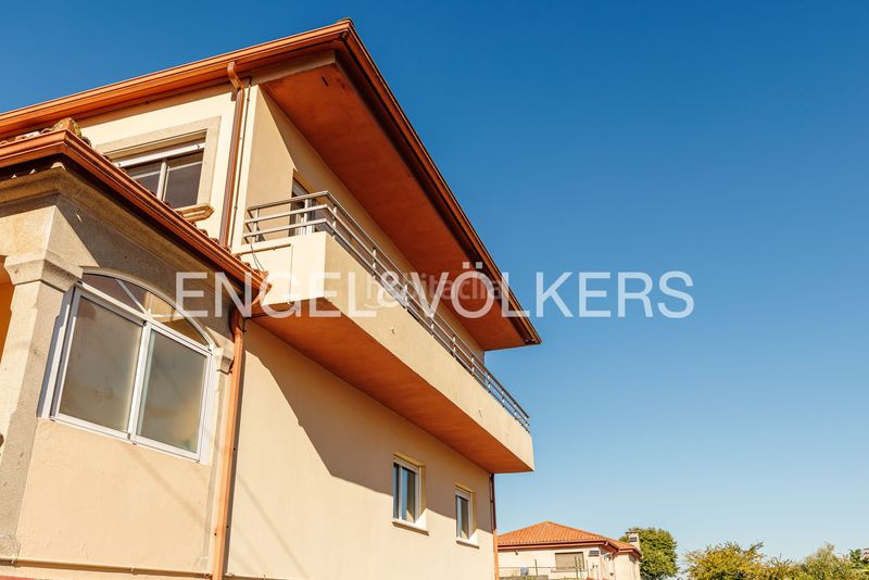 Foto 4d322487-d53e-4aa7-b650-cc4f2c4b6f1a. Casa amb calefacció aparcament a Lavadores Vigo
