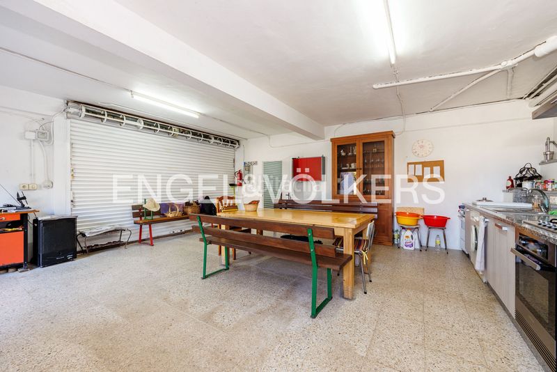 Foto 5e47db37-57b6-468a-8ee1-368d1490c43e. Casa amb calefacció aparcament a Lavadores Vigo