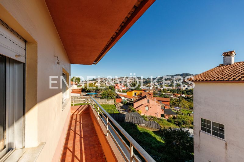 Foto 65f10b36-cedf-4072-b0b0-60bad2698d0d. Casa amb calefacció aparcament a Lavadores Vigo