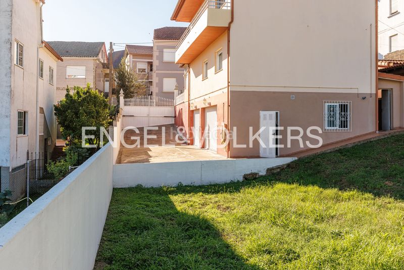 Foto 92fd3b62-a03e-4878-9eeb-b8f3872eb681. Casa amb calefacció aparcament a Lavadores Vigo