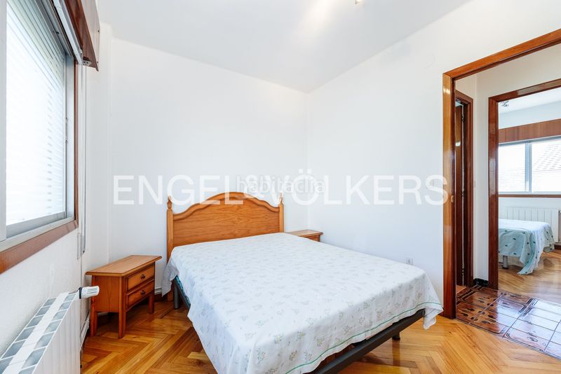 Foto a0dff9ac-11b3-4712-b6a5-480314a53c92. Casa amb calefacció aparcament a Lavadores Vigo