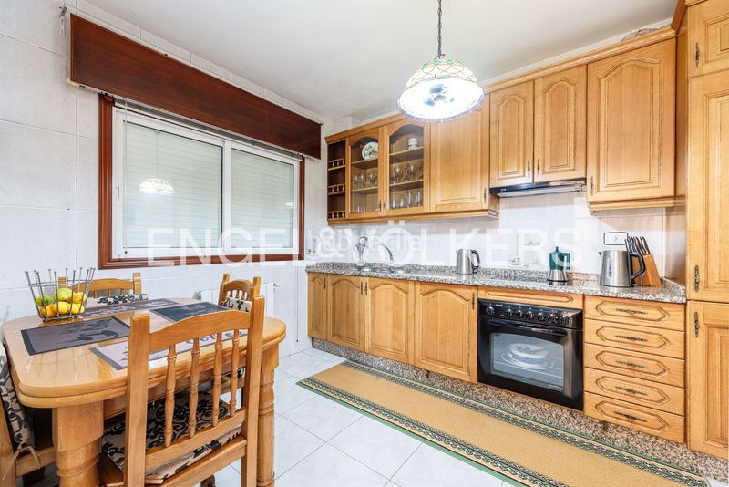 Foto c67a83c2-f28d-4647-8a02-7e4f960ed395. Casa amb calefacció aparcament a Lavadores Vigo