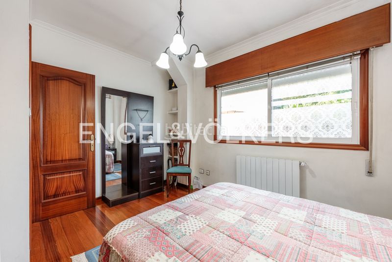 Foto c6aa487c-d01c-4582-81a0-46396e0a42af. Casa amb calefacció aparcament a Lavadores Vigo