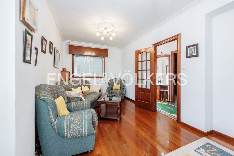 Foto d000a638-ca36-4df1-9ef5-94e4ae523e07. Casa amb calefacció aparcament a Lavadores Vigo