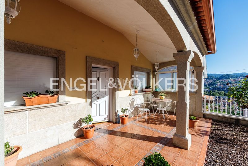 Foto e6a62f3e-5111-43b8-8d22-aa8c996bebc4. Casa amb calefacció aparcament a Lavadores Vigo