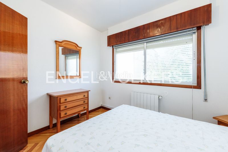 Foto eb247d14-09b0-4515-9d59-d0039bfd16d3. Casa amb calefacció aparcament a Lavadores Vigo