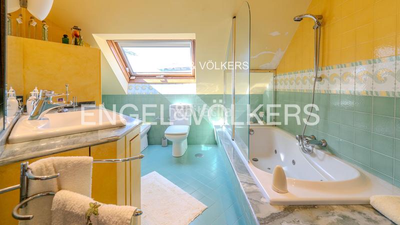 Foto 5d900967-e66f-4bff-8782-ddfb8d2eb2c0. Casa amb calefacció aparcament piscina a Coruxo - Oia - Saiáns Vigo