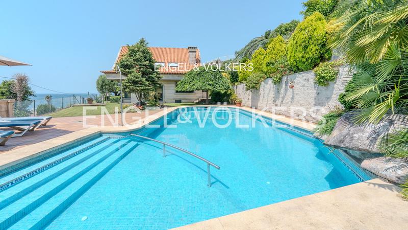 Foto 67c0ea07-2a5a-4612-9fa9-b4e180bc13fa. Casa amb calefacció aparcament piscina a Coruxo - Oia - Saiáns Vigo