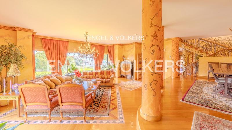 Foto a29023e5-4188-4a12-8883-37f9f44e722c. Casa amb calefacció aparcament piscina a Coruxo - Oia - Saiáns Vigo