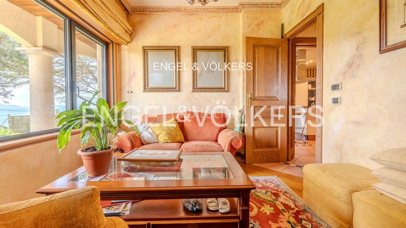 Foto e4bcb270-3935-45e2-8a69-708042d1b768. Casa amb calefacció aparcament piscina a Coruxo - Oia - Saiáns Vigo