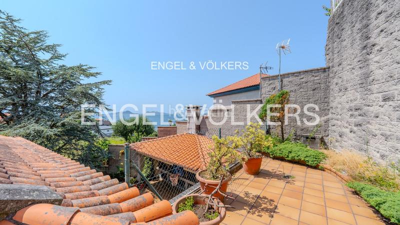 Foto eb8be1d7-a3b7-4a93-9771-2f518fd10956. Casa amb calefacció aparcament piscina a Coruxo - Oia - Saiáns Vigo