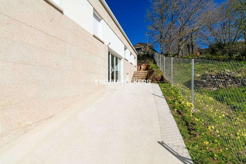 Foto b580a792-fd6b-4356-82f0-ee67d823cffb. Casa amb calefacció aparcament a Gondomar