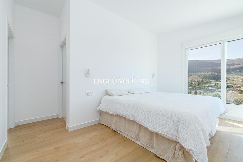 Foto e305ff63-d6c3-4d3c-8e41-2fcd0539349f. Casa amb calefacció aparcament a Gondomar