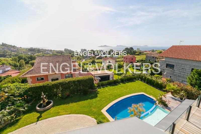 Foto f7154dfb-4f09-443d-bd27-5c22d2e09a96. Casa amb calefacció aparcament piscina a Coruxo - Oia - Saiáns Vigo