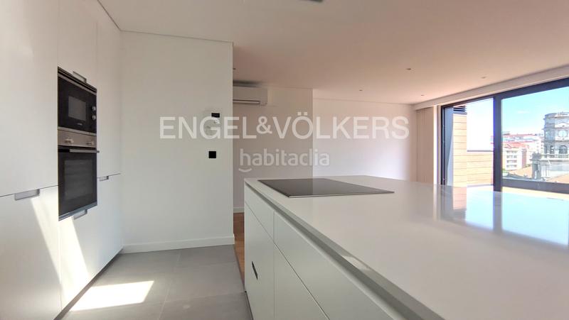 Foto 19e8e89d-a67c-4c52-a3da-f6de7f0cbd2b. Attico con riscaldamento parcheggio in As Travesas - Balaidos Vigo