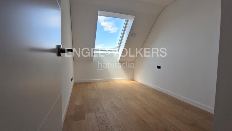 Foto 6f7f3943-5f10-456b-b08e-9a0f5100e077. Attico con riscaldamento parcheggio in As Travesas - Balaidos Vigo