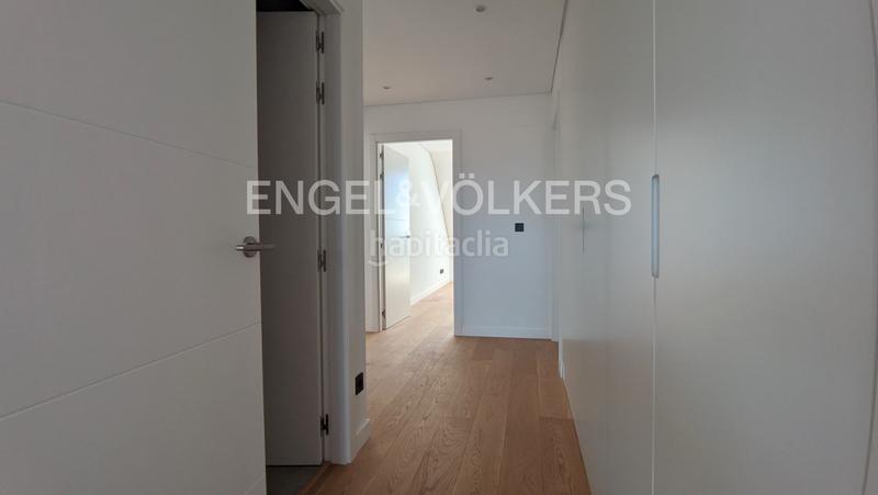 Foto 770cb243-9984-43c1-a077-58f9c6054ec4. Attico con riscaldamento parcheggio in As Travesas - Balaidos Vigo