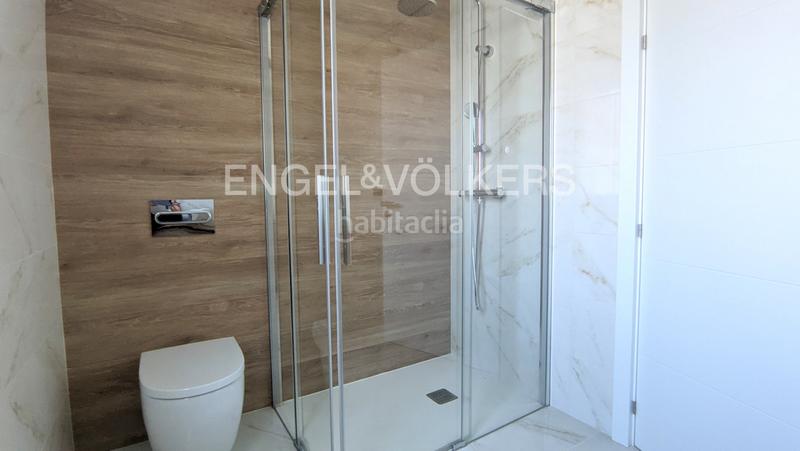 Foto 8da61d2a-c584-4cbf-9e26-e71df56fa3b9. Attico con riscaldamento parcheggio in As Travesas - Balaidos Vigo