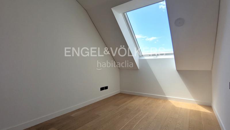 Foto cfcf7024-bbdf-42a4-a284-ca5adae7d913. Attico con riscaldamento parcheggio in As Travesas - Balaidos Vigo