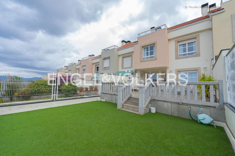 Foto 54eb1ce3-8f8a-4344-b26e-17c1d3a585ee. Maison avec chauffage parking dans Coia Vigo