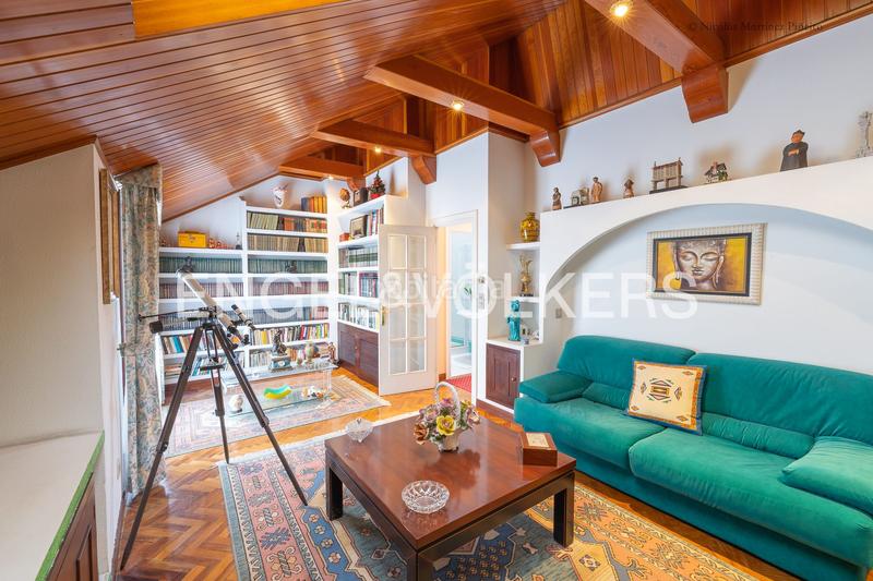 Foto 8df6c8fc-9ce5-492b-838b-0ca0a6455063. Maison avec chauffage parking dans Coia Vigo