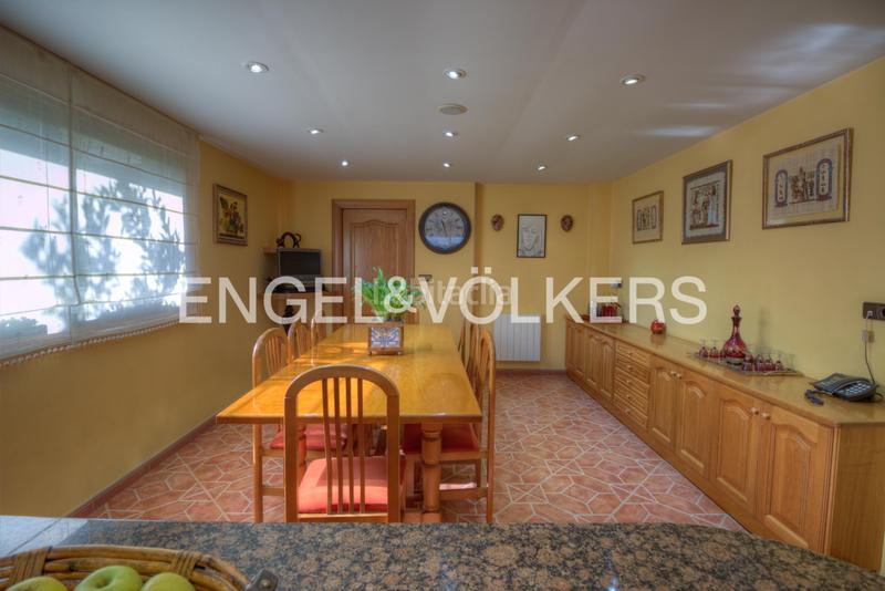 Foto a87e9de1-935a-49e8-be7d-a65878850124. Casa amb calefacció aparcament piscina a Coruxo - Oia - Saiáns Vigo