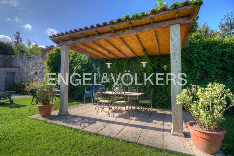 Foto d259b51f-c89b-4ba5-8276-9c832f6fc79a. Casa amb calefacció aparcament piscina a Coruxo - Oia - Saiáns Vigo