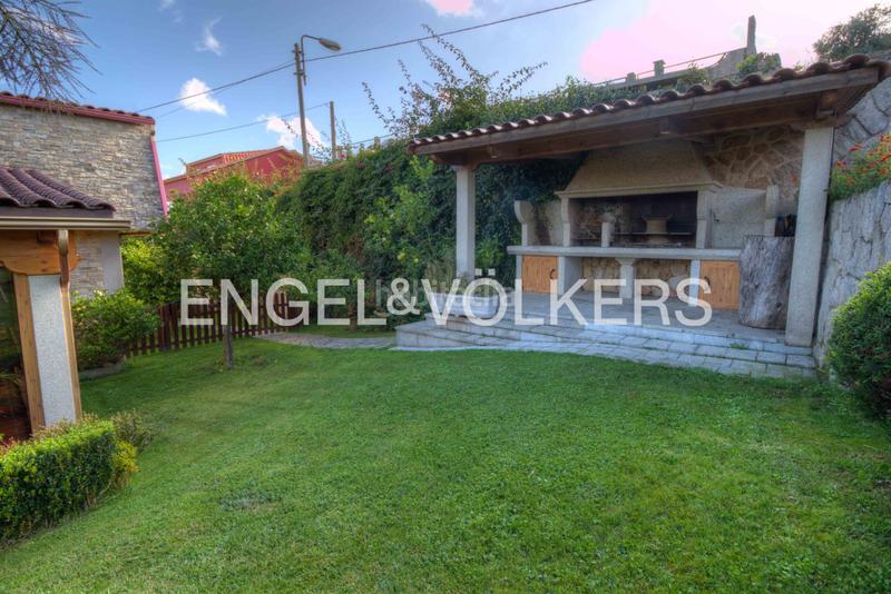 Foto e854c8dc-d426-4254-9339-a68c4c1f7e6a. Casa amb calefacció aparcament piscina a Coruxo - Oia - Saiáns Vigo
