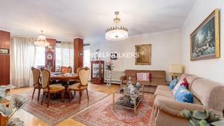 Apartamento en Plaza España - Corte Inglés. Taboada leal 4 dormitorios