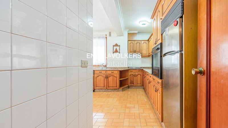 Foto 80805d76-5a90-4322-b62d-e2da43a6bc85. Apartamento taboada leal 4 dormitorios en Plaza España - Corte Inglés Vigo