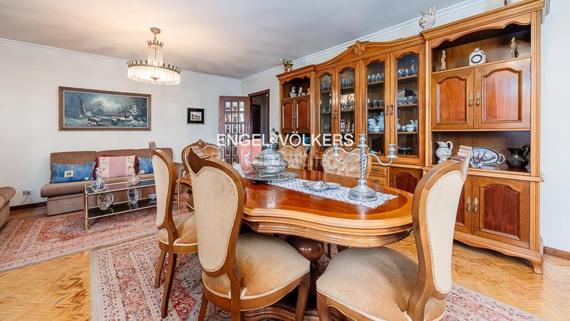 Foto 93c5f893-e364-4038-b36d-b1caf7253338. Apartamento taboada leal 4 dormitorios en Plaza España - Corte Inglés Vigo