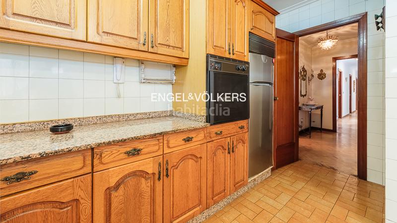 Foto bb1862df-04a1-4c41-a57a-e59f54f67a5f. Apartamento taboada leal 4 dormitorios en Plaza España - Corte Inglés Vigo