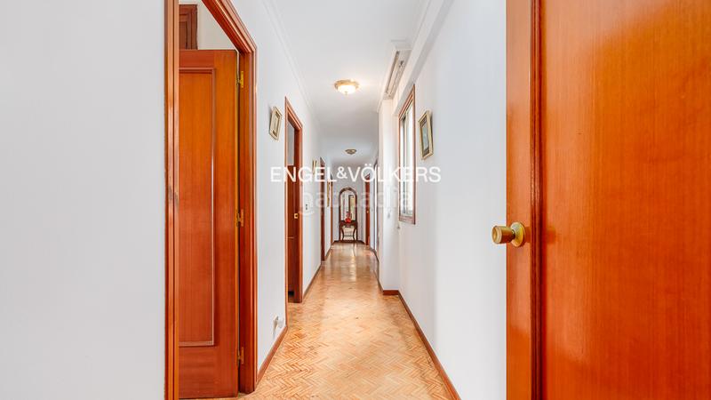 Foto f946e66c-a451-4460-8ec2-62f6d968e0a7. Apartamento taboada leal 4 dormitorios en Plaza España - Corte Inglés Vigo