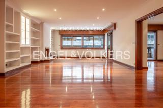 Apartament a Plaza España - Corte Inglés. Espaciosa vivienda centro de vigo