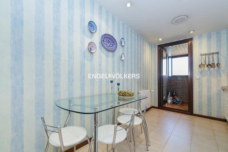 Foto acc10bc0-d4ec-43dc-b2c2-ebc660437a67. Dachwohnung mit heizung parking pool in Centro - Areal Vigo