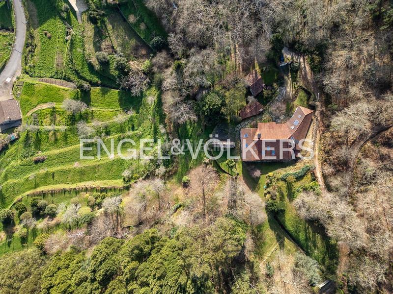 Foto 1927310d-c814-4663-bd5a-928e86d0f35c. Casa amb calefacció aparcament piscina a Gondomar