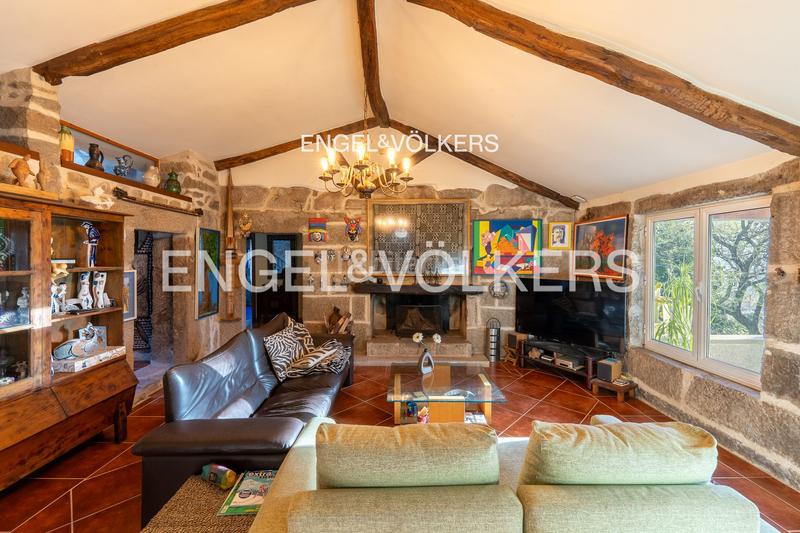 Foto 28806a81-d26e-4382-b6fe-9e3905248853. Casa amb calefacció aparcament piscina a Gondomar