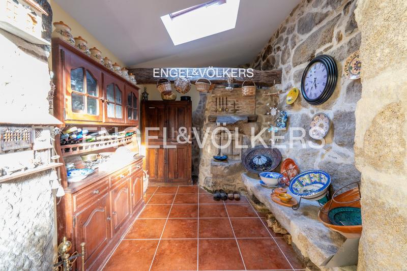 Foto 3a061e47-3955-4848-ab44-272663c2063f. Casa amb calefacció aparcament piscina a Gondomar