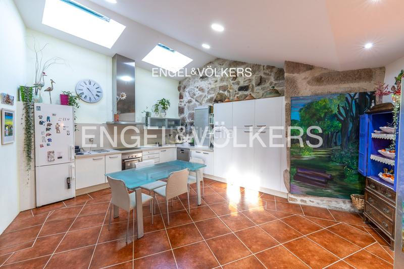 Foto f71439fa-5467-47c5-b511-35d733df4751. Casa amb calefacció aparcament piscina a Gondomar