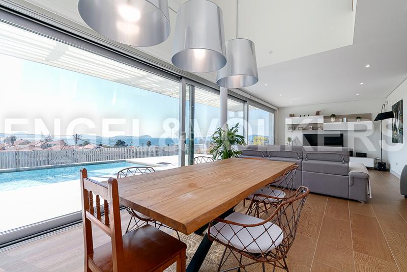 Foto 0de3d7f4-fc6e-4a69-b783-a195a5cd5668. Casa moderno chalet con espectaculares vistas en Vigo