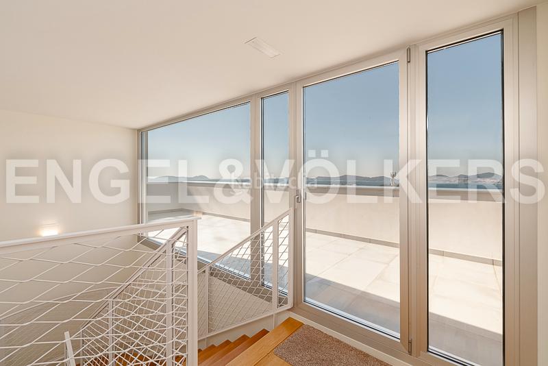 Foto 8375bfc4-e20a-4109-91fb-fceee93957b0. Casa moderno chalet con espectaculares vistas en Vigo